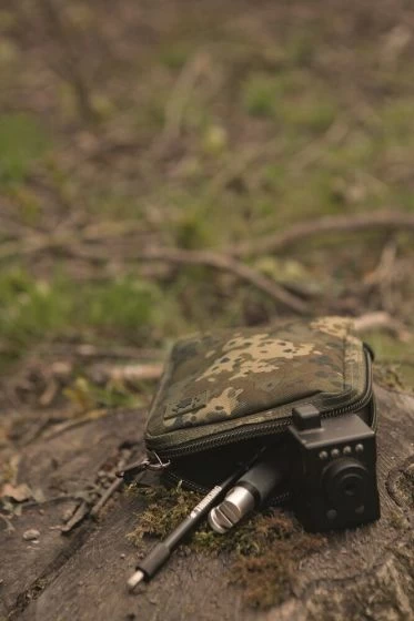 Thinking Anglers - Camfleck Solid Zip Pouch 3 Thinking Anglers - Camfleck Solid Zip Pouch - Image 3