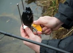 Carp Spirit - 2 In 1 Key Tool -Fishing Shop cs inox 2 in 1 key tool in use 2